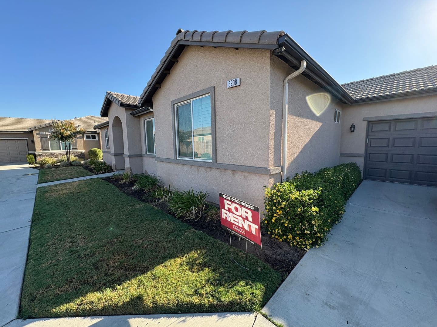 Visalia House: 3208 North Rova Ct