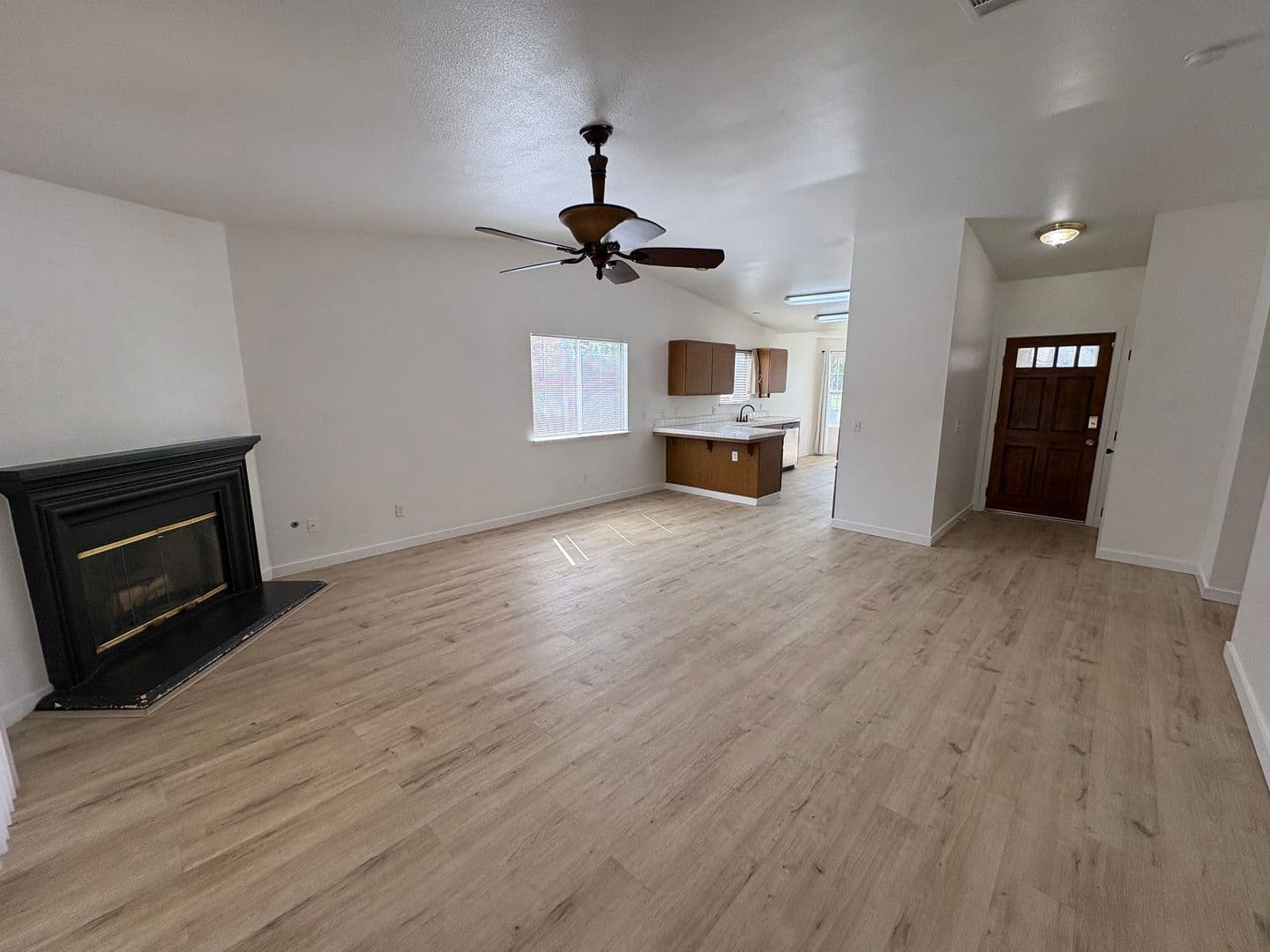 Visalia House: 2324 West Delta Ave