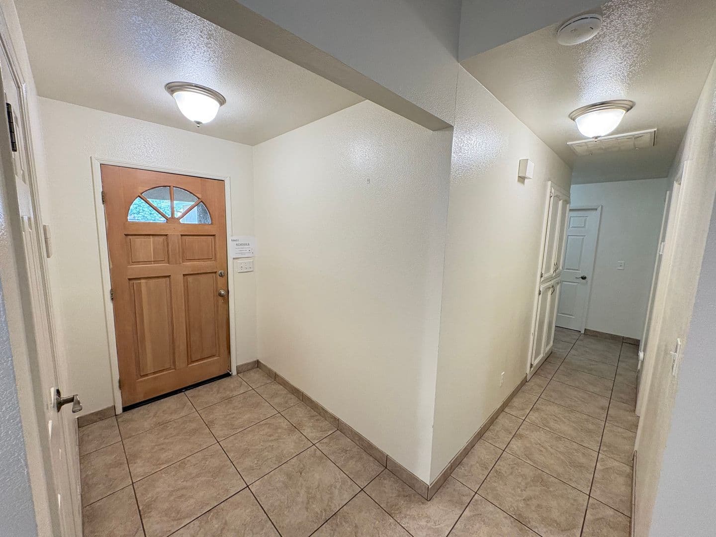 Visalia House: 1931 South Stevenson Ct