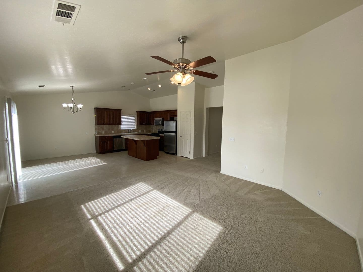 Visalia House: 1025 West Reese Ct