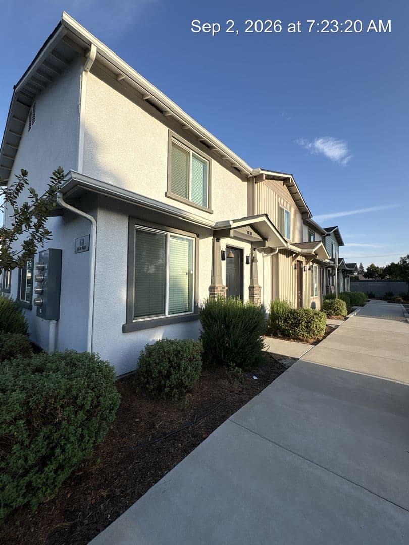 Visalia Apartment: 418 S Summit Street Unit #101-104