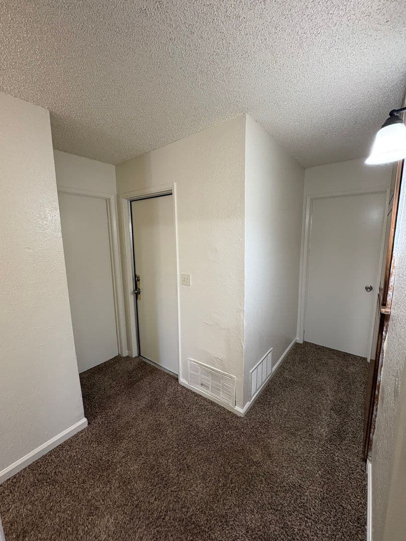 Visalia House: 244 East Prospect Avenue