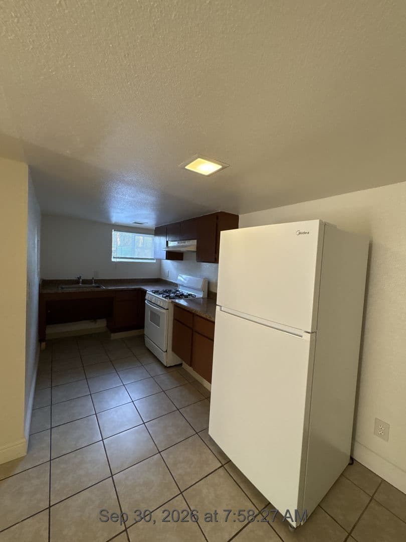 Visalia Apartment: 32606 Road 124