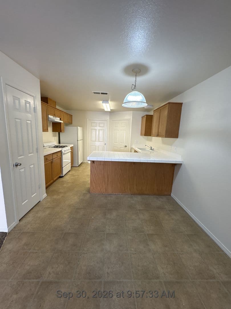 Visalia Apartment: 4203-4349 West Walnut Avenue