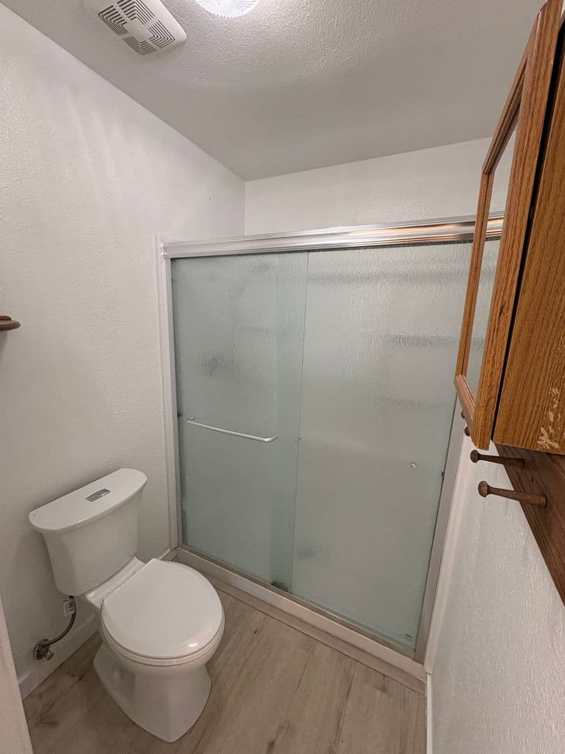 Visalia House: 2324 West Delta Ave