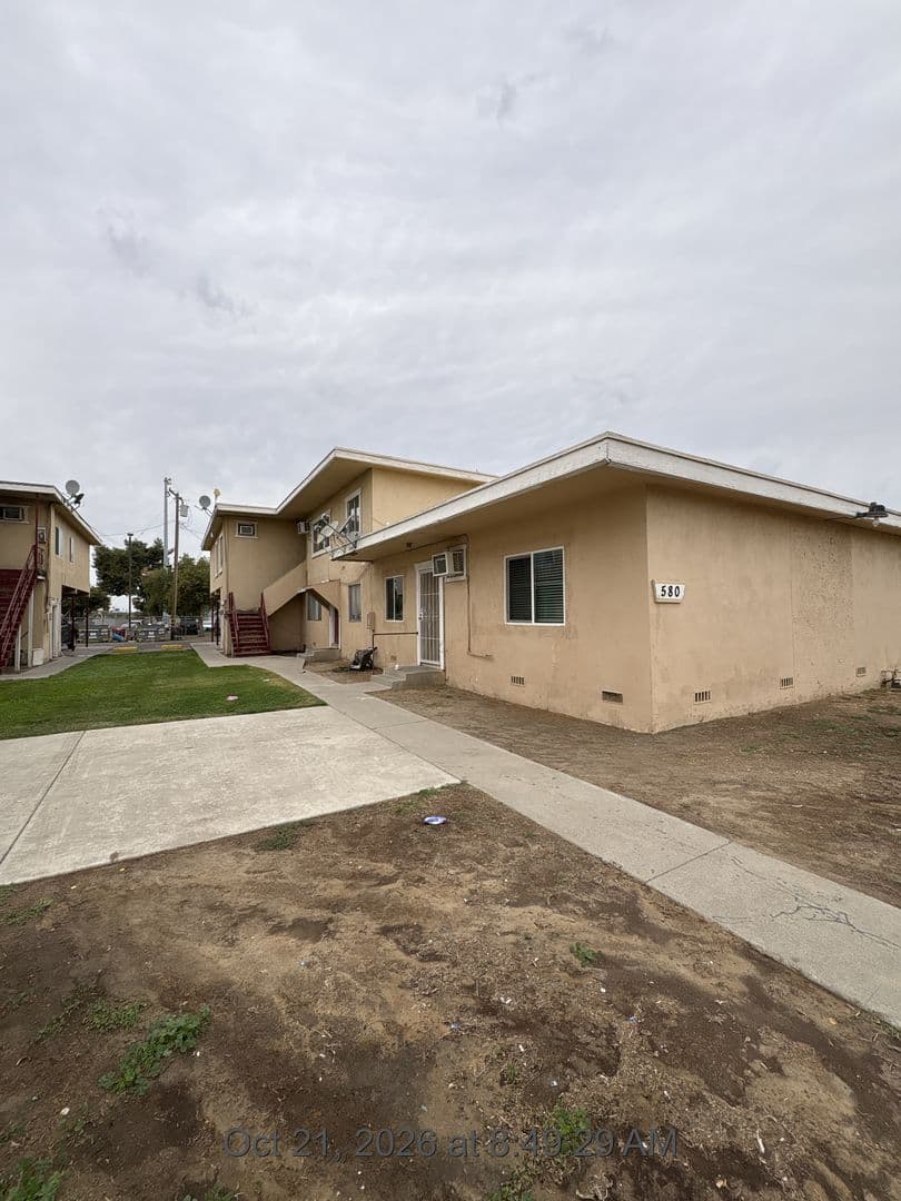 Hanford Apartment: 530-580 S. Richmond Ave