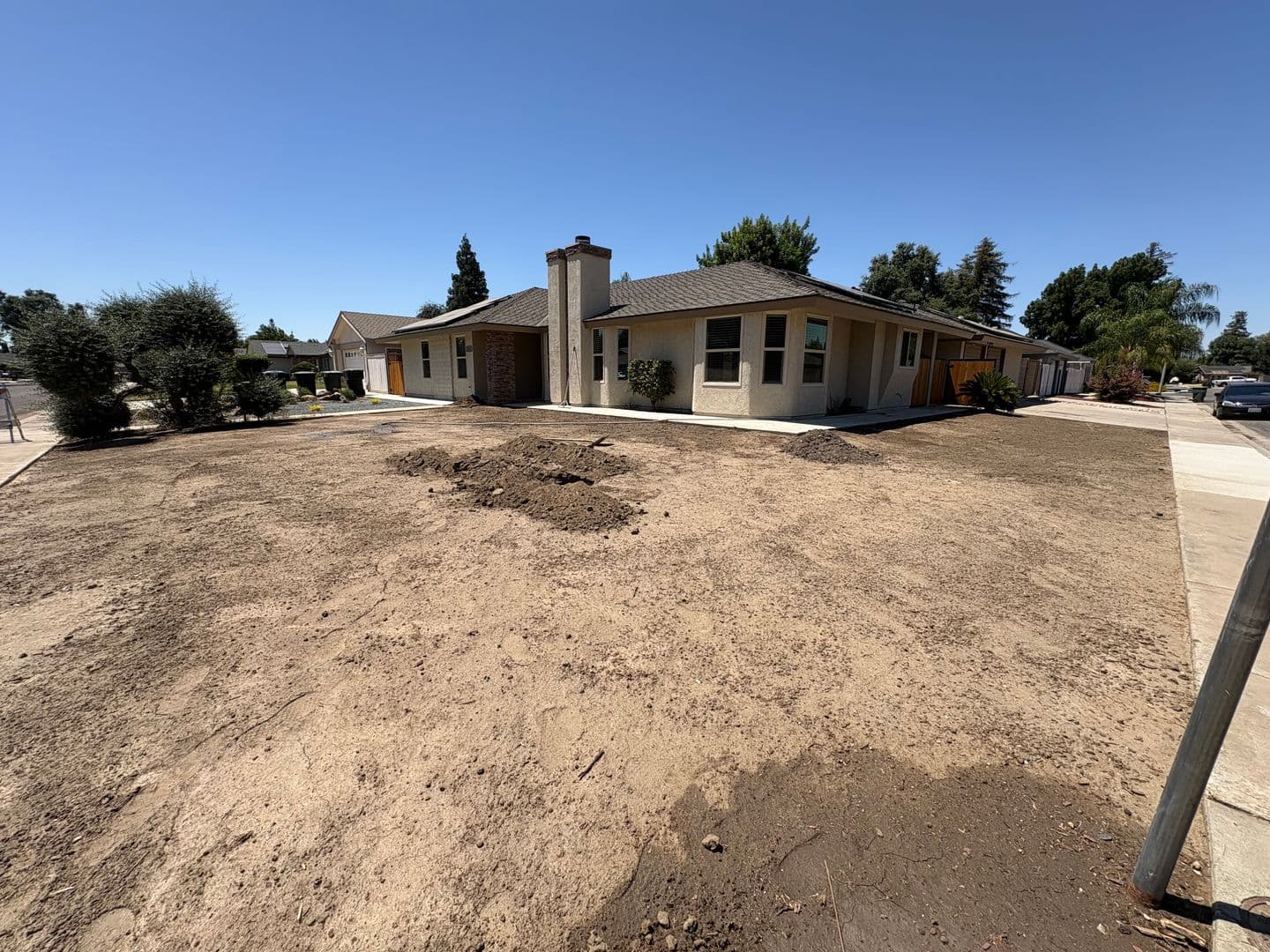 Visalia House: 2322 East Vassar Dr