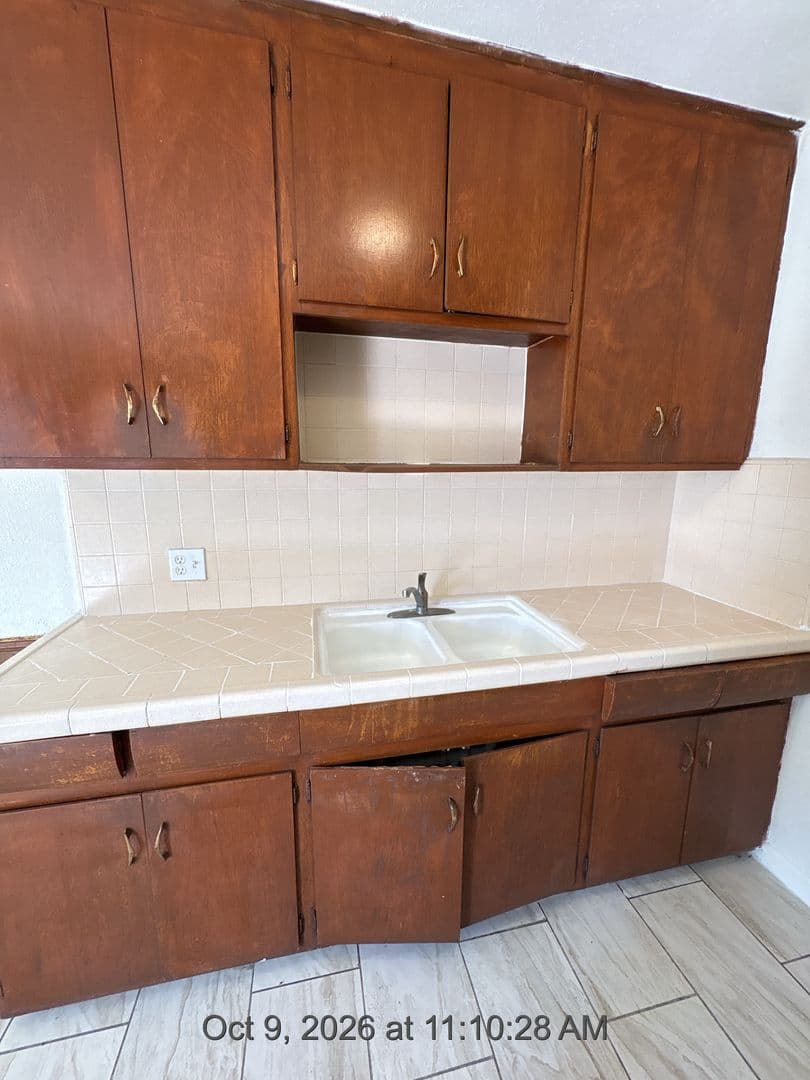 Hanford Apartment: 530-580 S. Richmond Ave