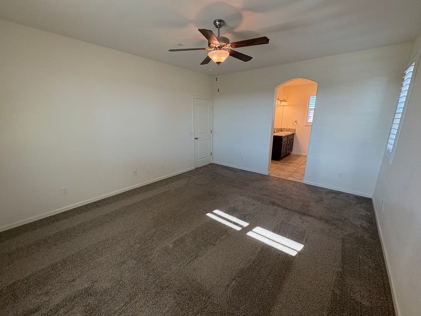 Visalia House: 3208 North Rova Ct
