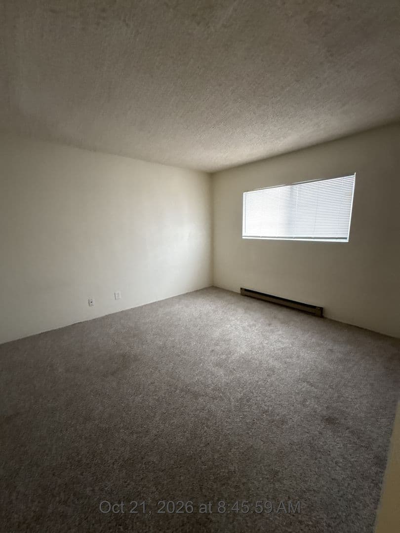 Hanford Apartment: 530-580 S. Richmond Ave