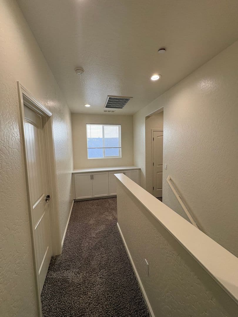 Visalia House: 1005 West Sedona Ave