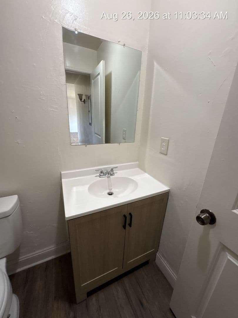 Tulare Apartment: 340-352 S Blackstone St
