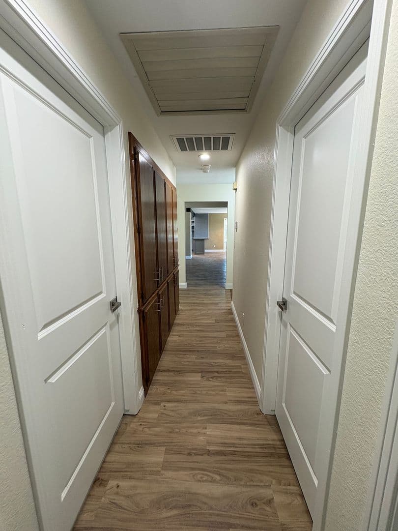Visalia House: 2322 East Vassar Dr
