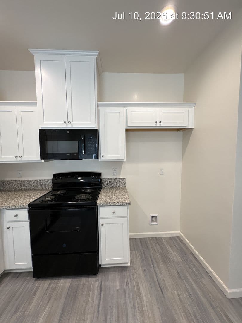 Visalia Apartment: 711-747 S Pinkham