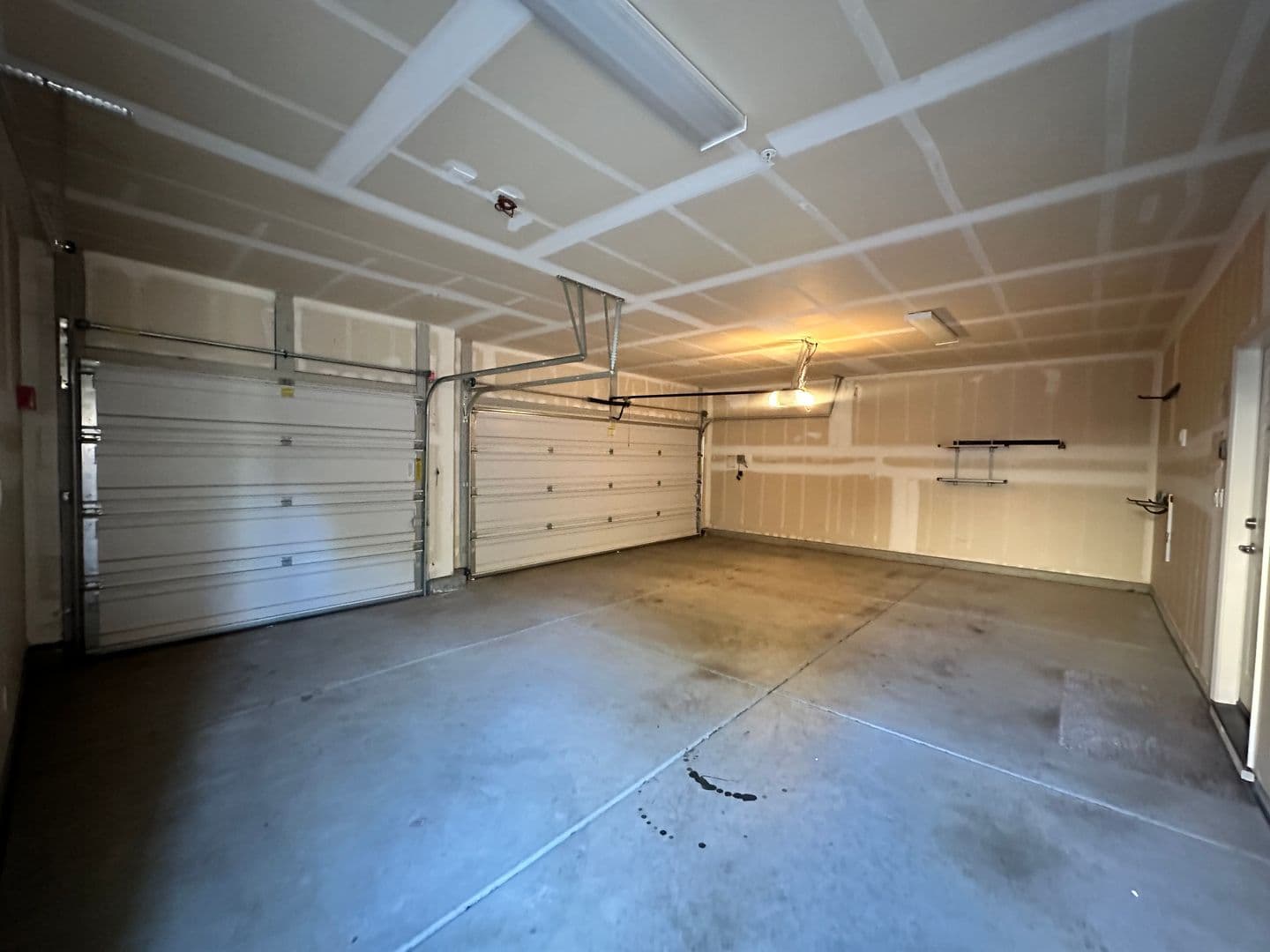 Visalia House: 2001 W Flagstaff Ave
