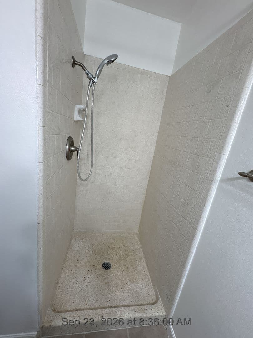 Visalia House: 3721 W Howard