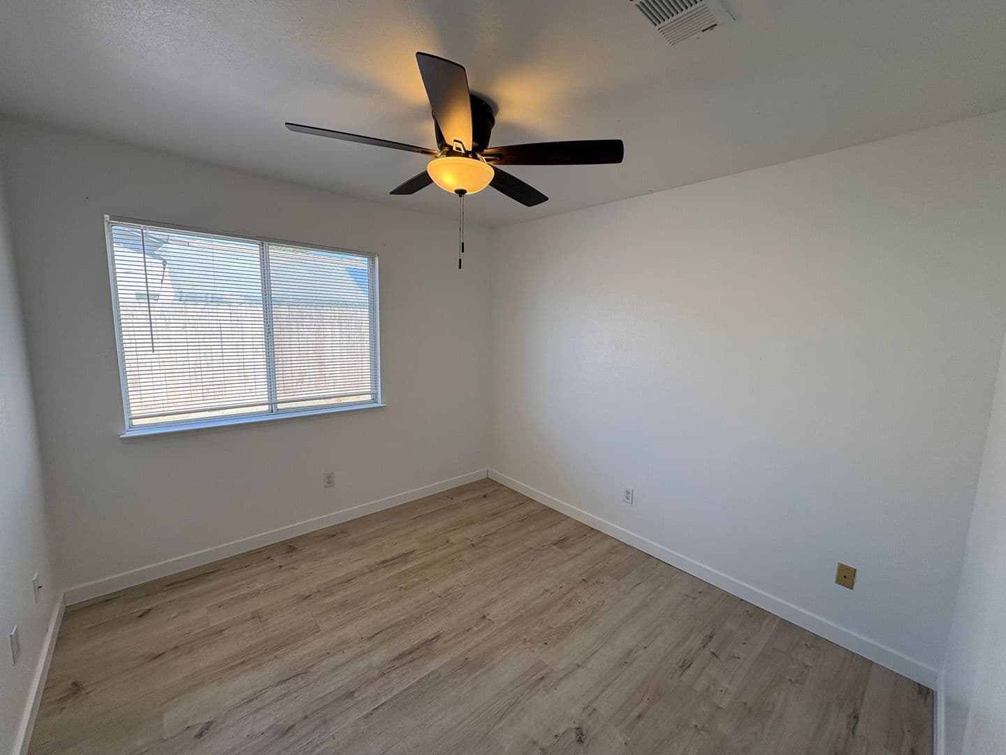 Visalia House: 2324 West Delta Ave