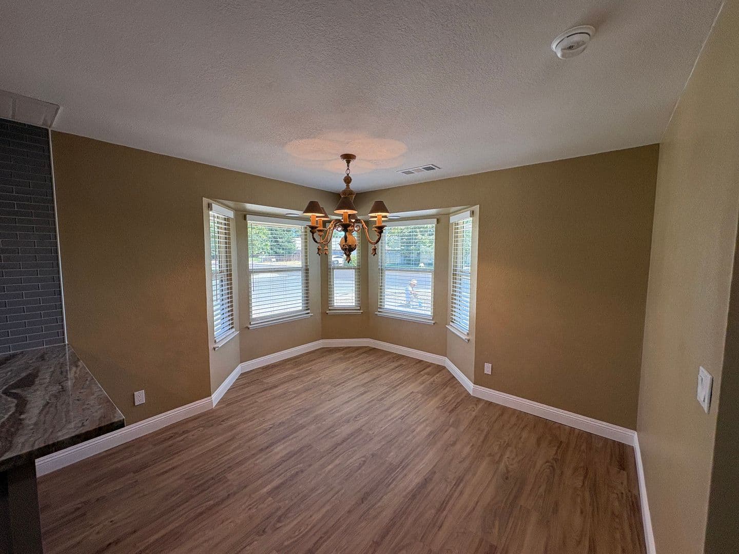 Visalia House: 2322 East Vassar Dr