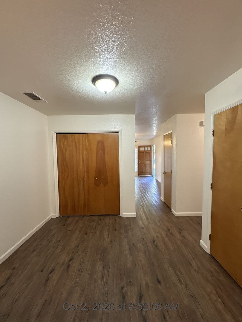 Visalia Apartment: 1324-1330 South Rossmoor