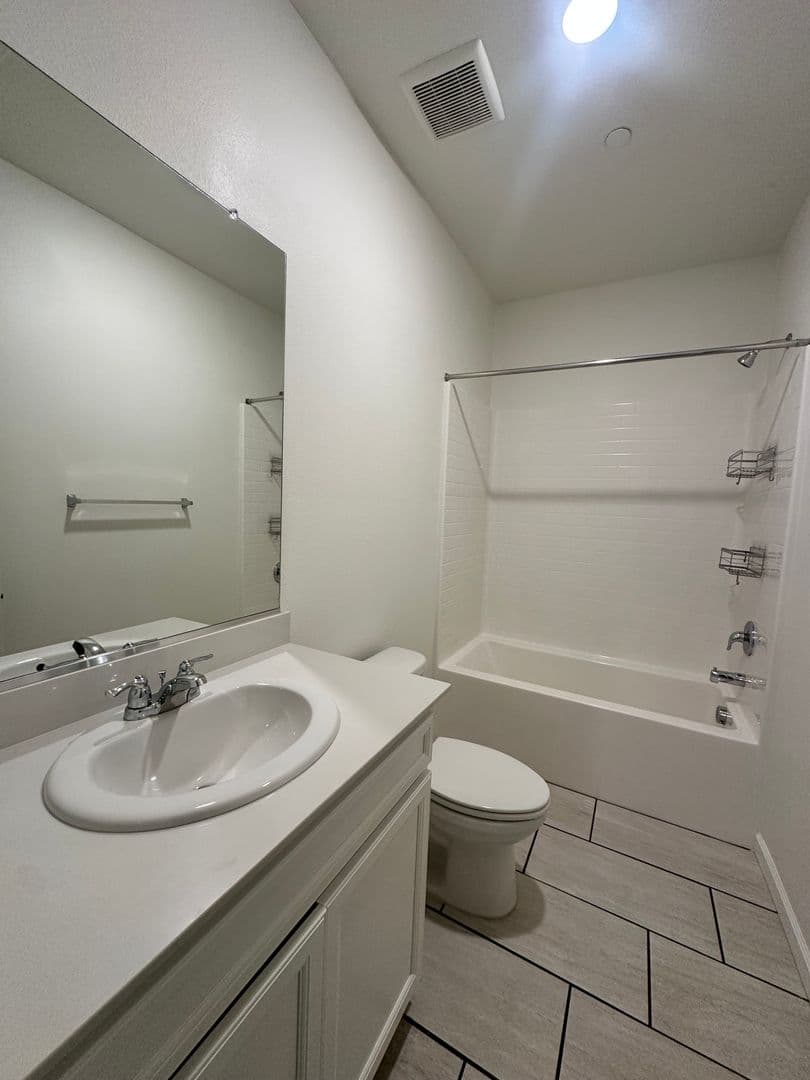 Visalia House: 2231 South Lebec St