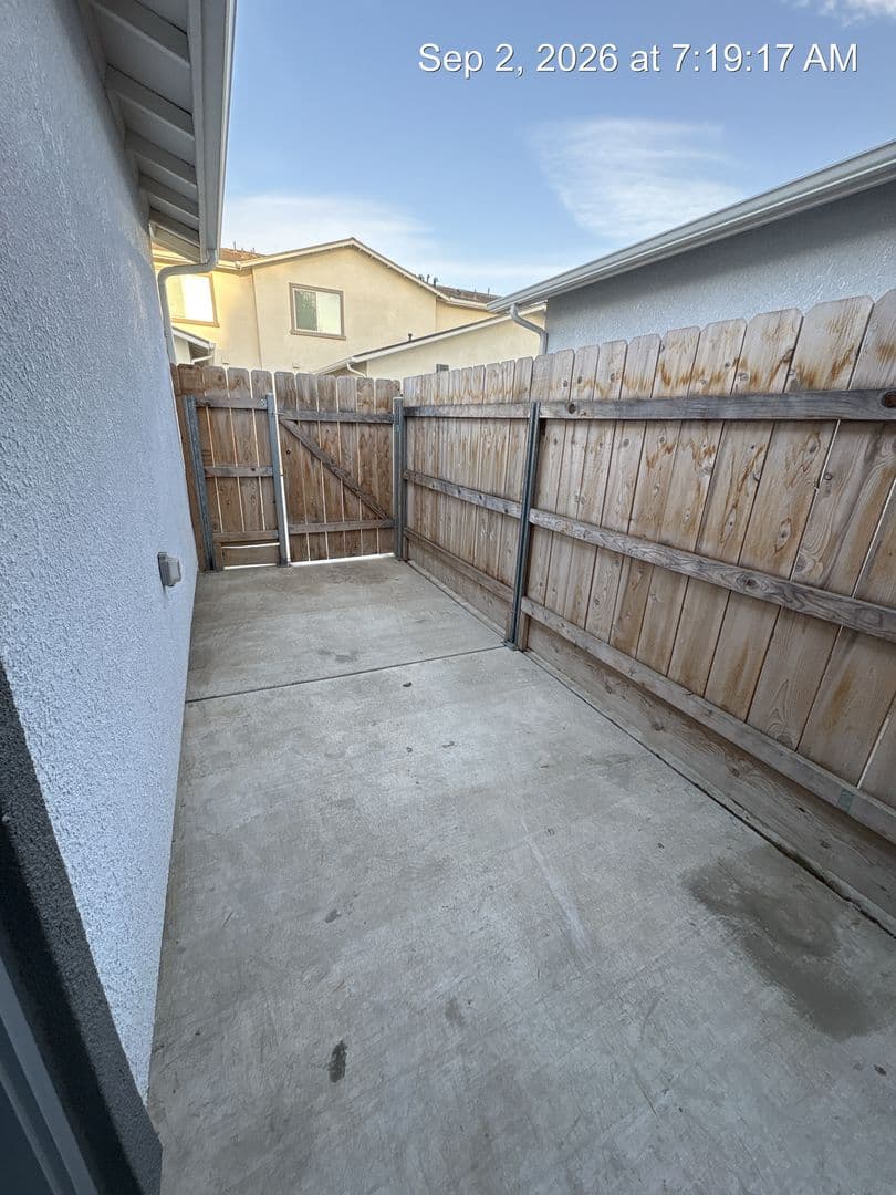 Visalia Apartment: 418 S Summit Street Unit #101-104