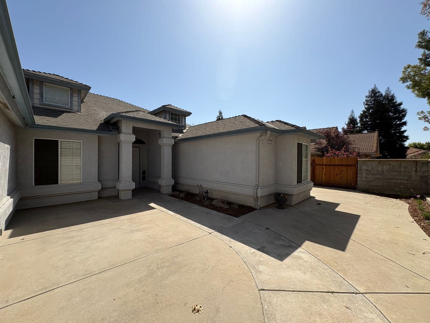 Clovis House: 3227 Jasmine Ave