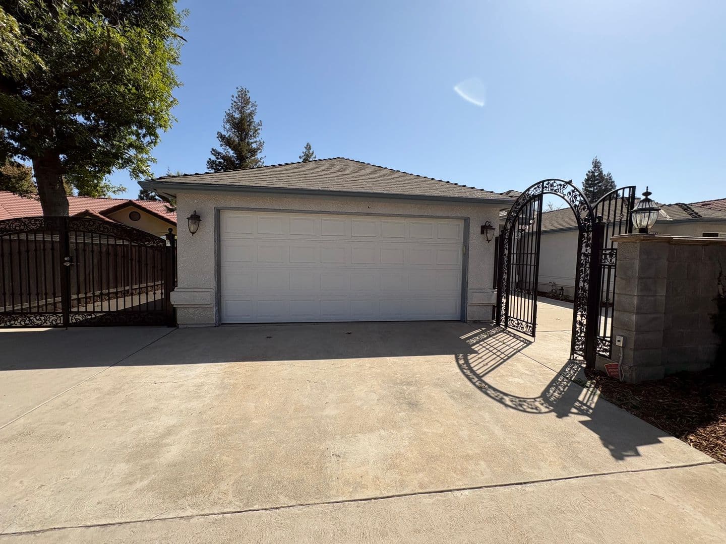 Clovis House: 3227 Jasmine Ave
