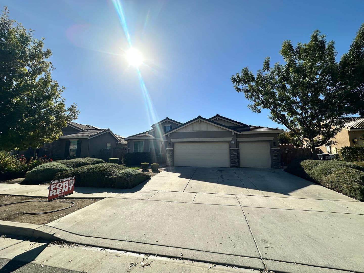 Visalia House: 2001 W Flagstaff Ave