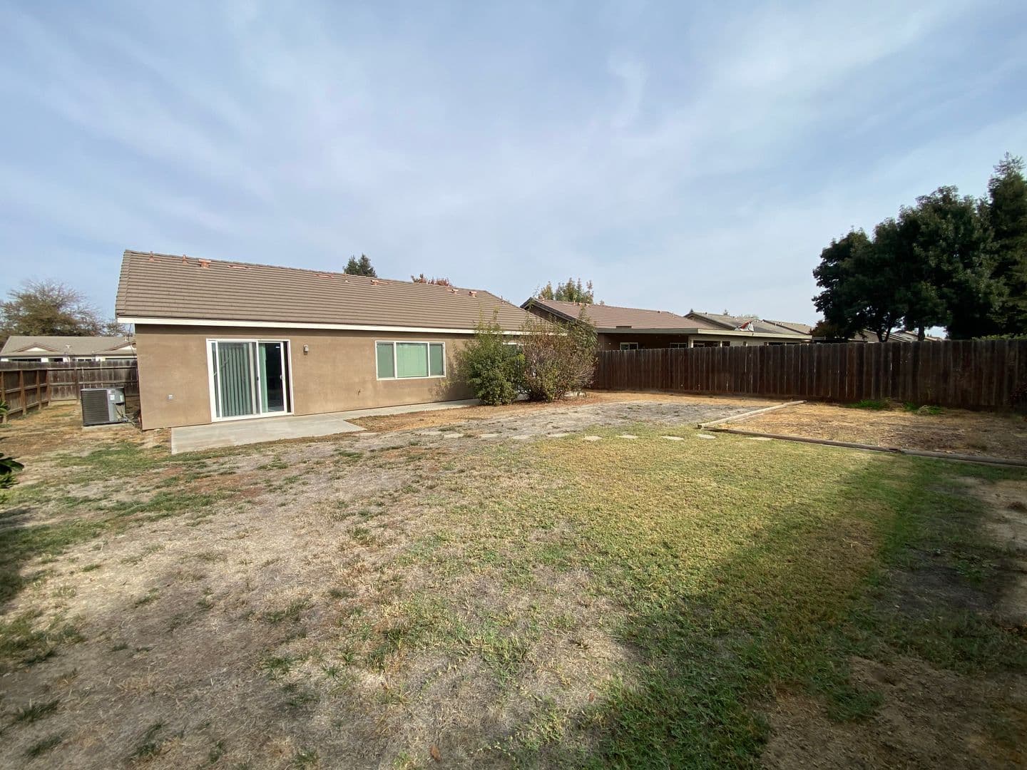Visalia House: 1025 West Reese Ct