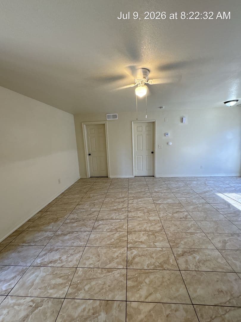 Visalia Apartment: 415 North West St