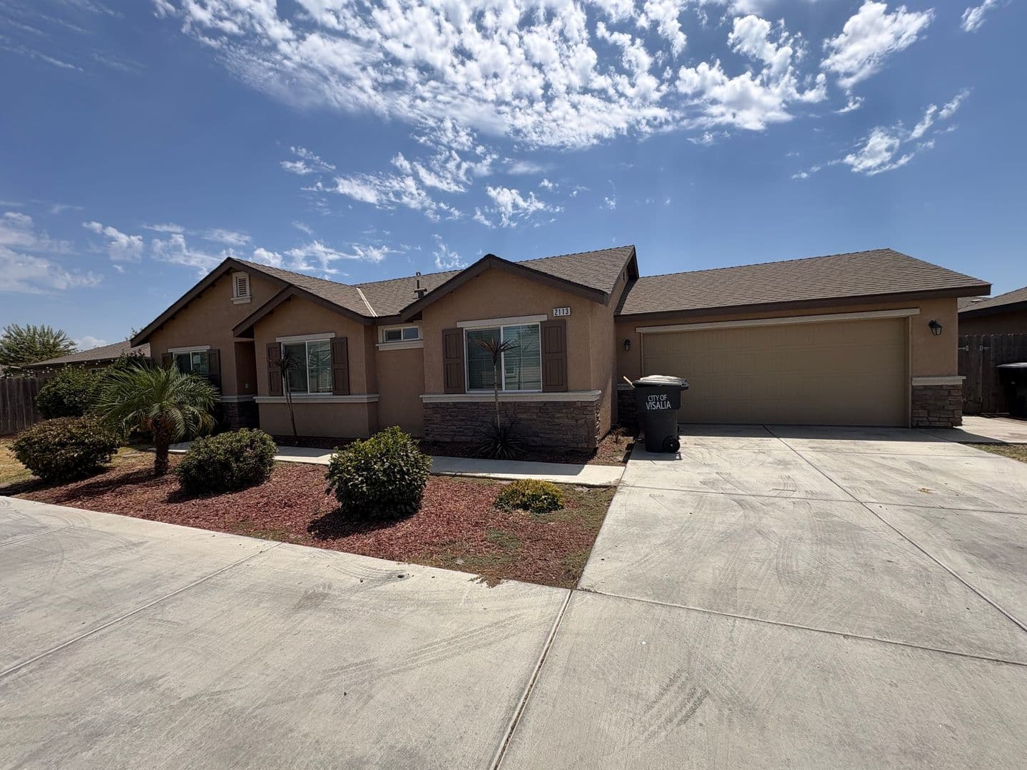 Visalia House: 2113 North Highland Street