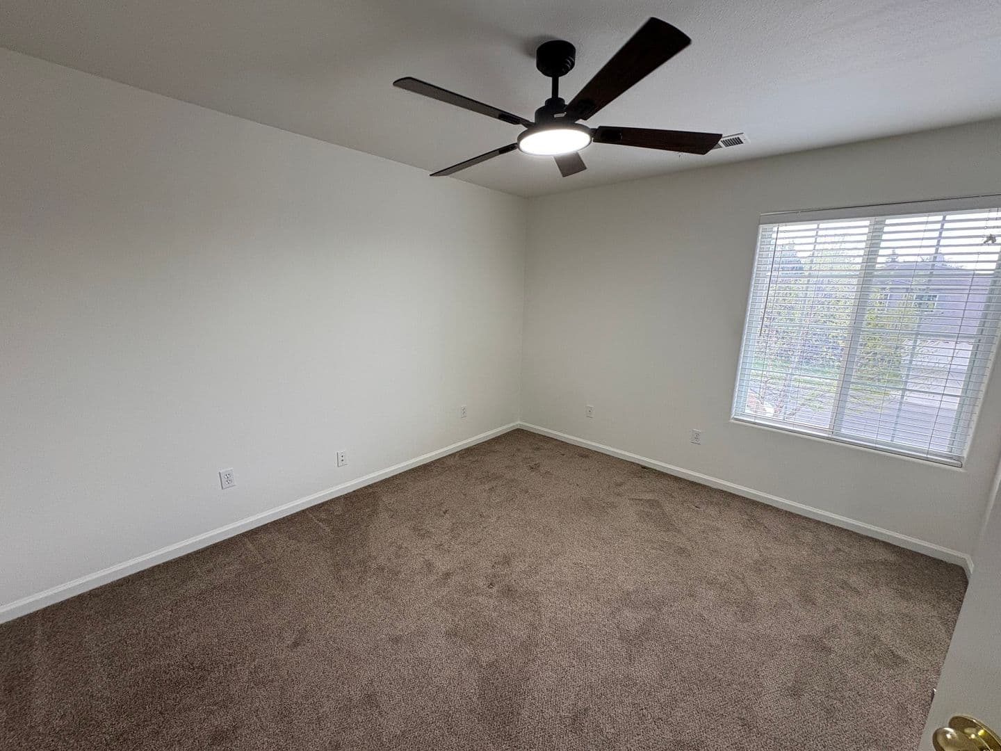 Visalia House: 5928 West Whitley Ave