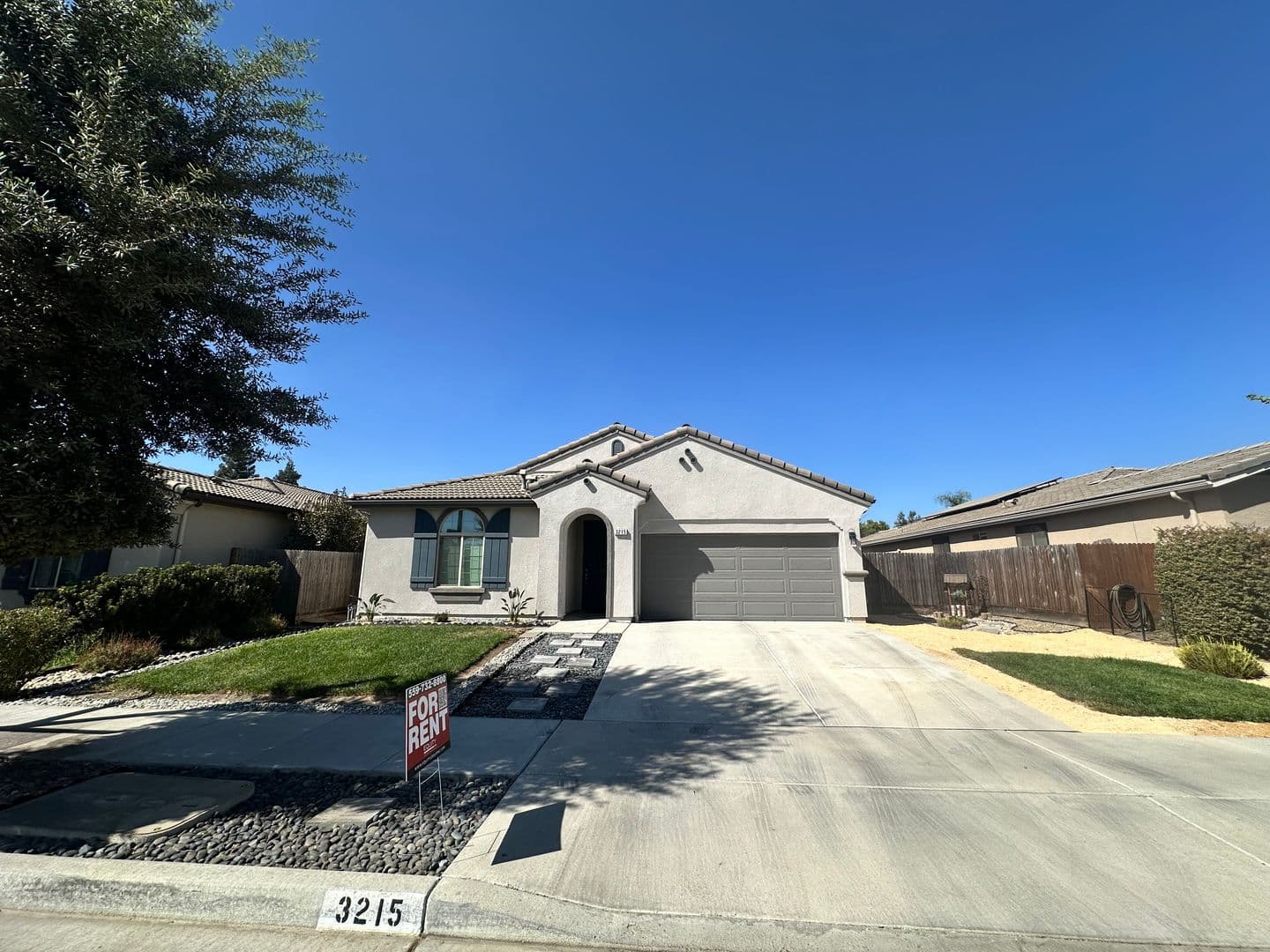 Visalia House: 3215 S Meadowbrook St