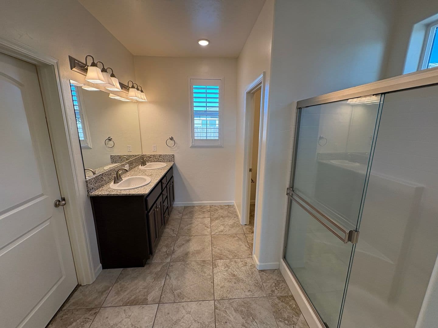Visalia House: 3208 North Rova Ct