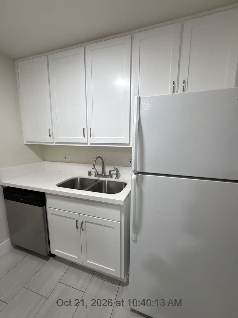 Visalia Apartment: 3521 W Campus Ave -5