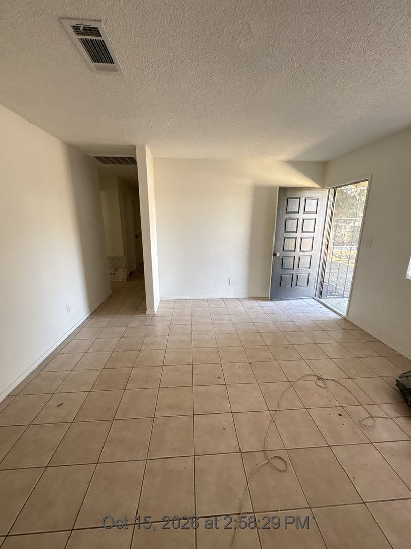 Dinuba House: 240 W Whittaker Way