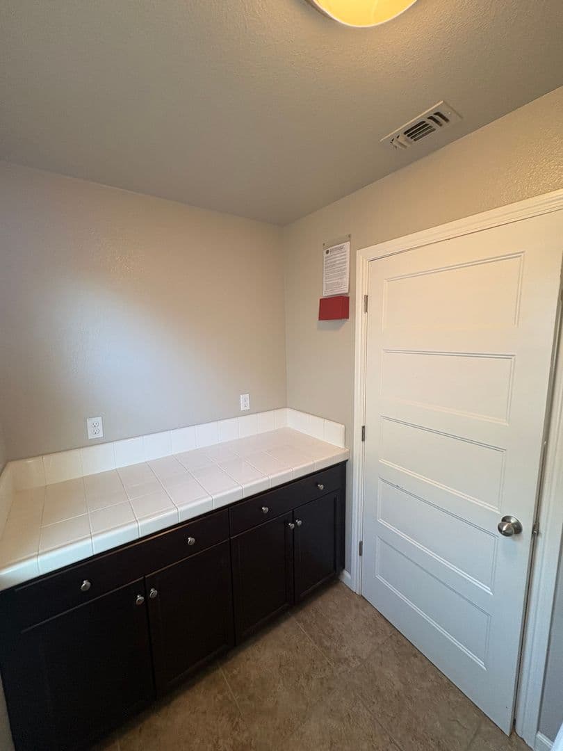 Clovis House: 3461 Alcove Way