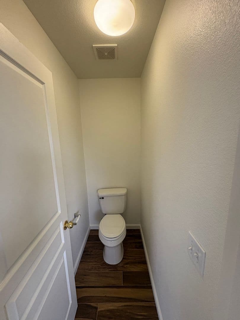 Visalia House: 5928 West Whitley Ave