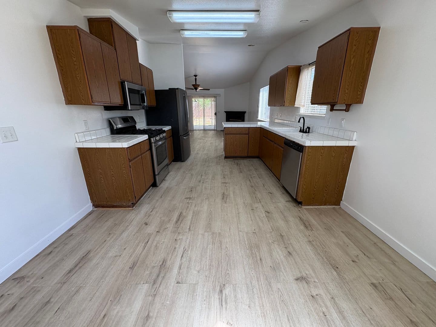 Visalia House: 2324 West Delta Ave