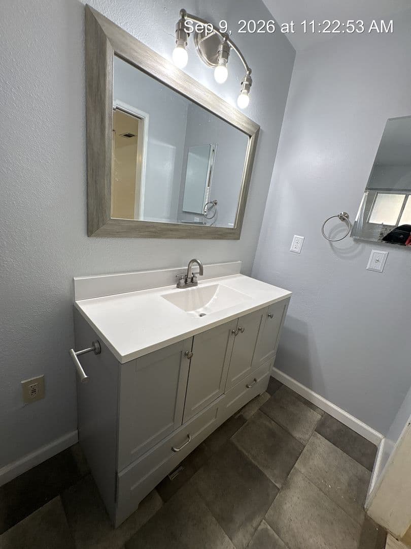 Hanford House: 1105 Freddie  Circle