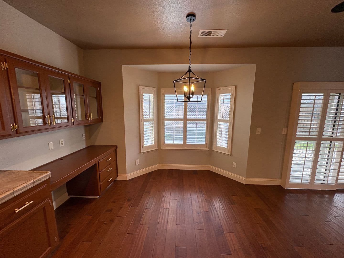 Hanford House: 540 West Birch Ct