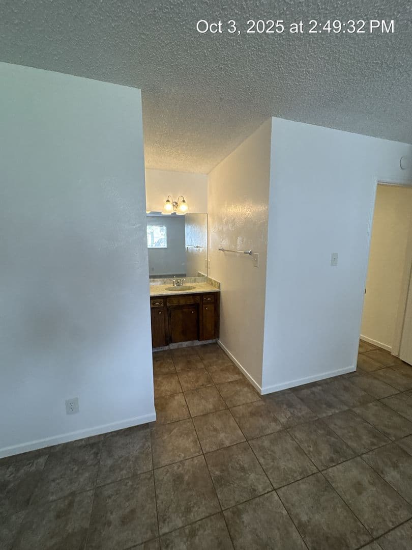 Visalia Apartment: 2724-2728 South Sallee Ct