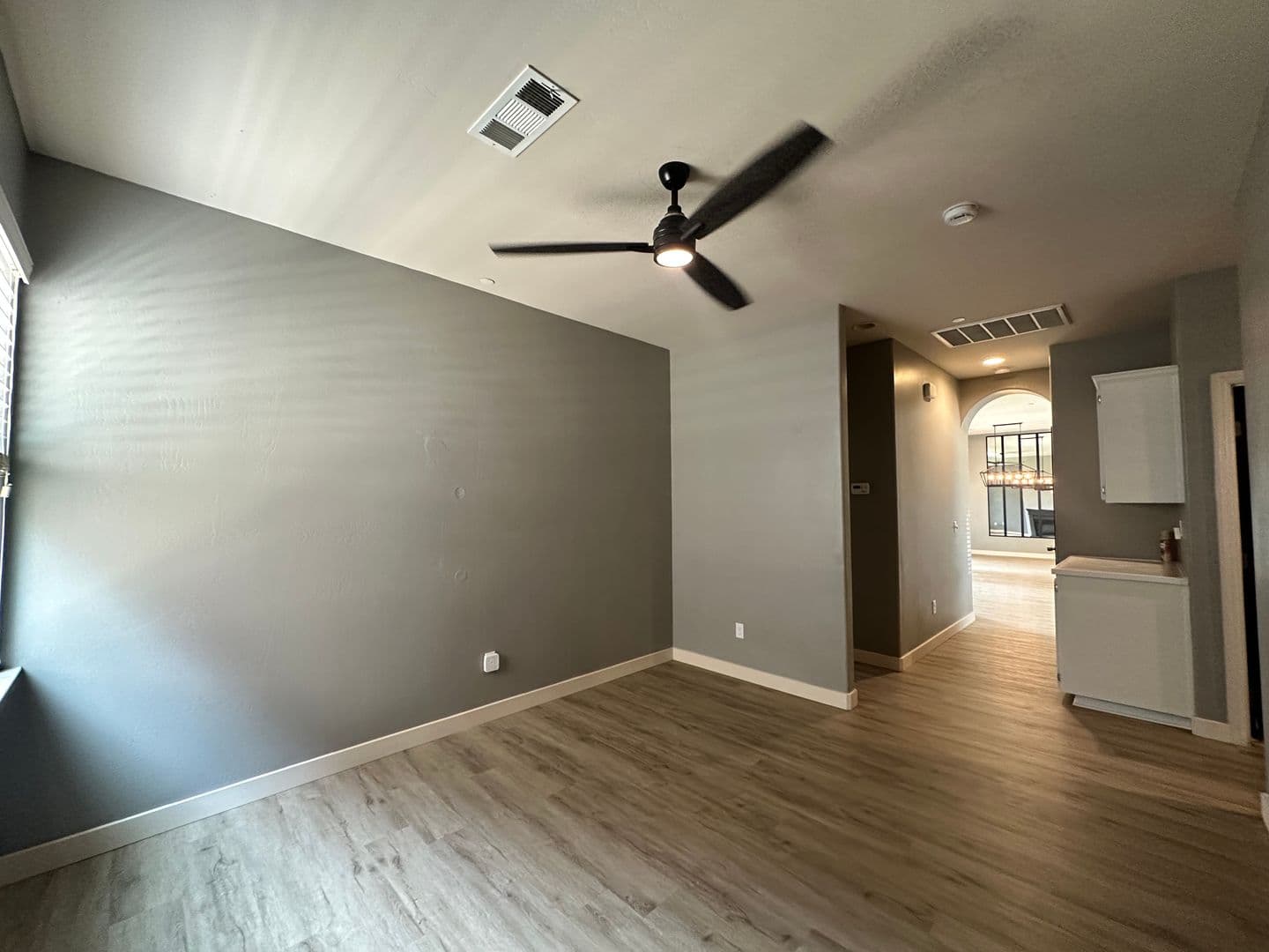 Farmersville House: 421 W. Trinta St