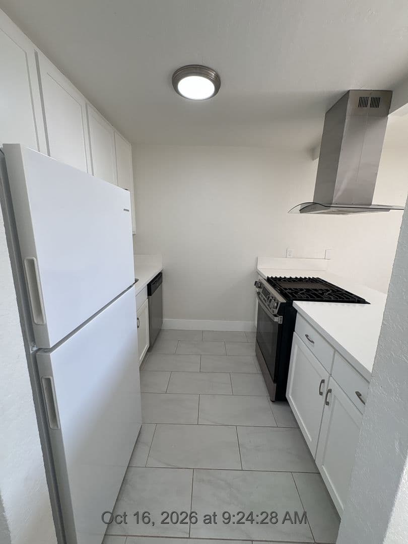 Visalia Apartment: 3515 W Campus Ave -1