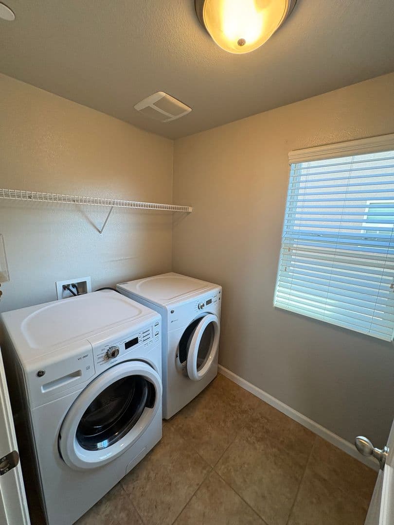 Clovis House: 3461 Alcove Way