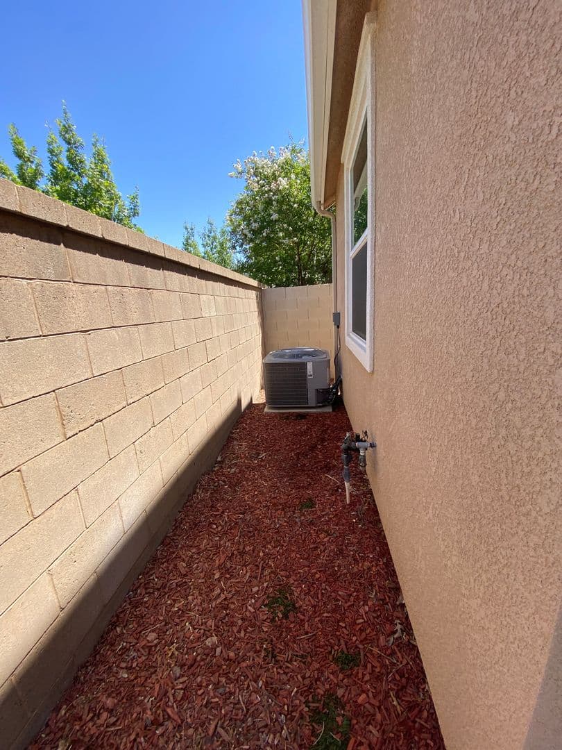Clovis House: 3461 Alcove Way