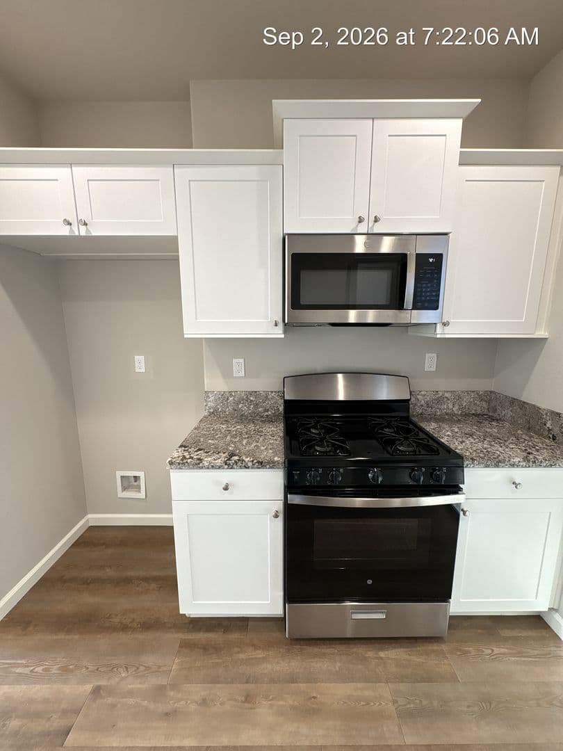 Visalia Apartment: 418 S Summit Street Unit #101-104