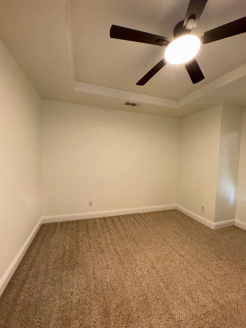 Clovis House: 3227 Jasmine Ave