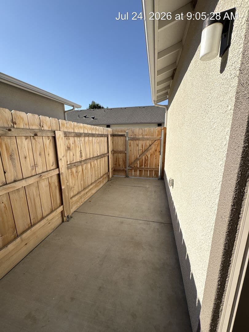 Visalia Apartment: 505 S Summit Street Unit #101-104