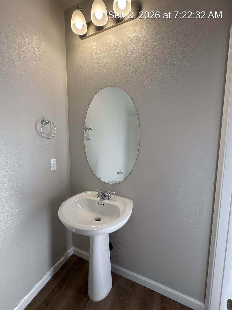 Visalia Apartment: 418 S Summit Street Unit #101-104